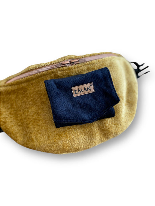 Ensemble Banane velours bouclé ocre - pochette friandises chien velours noir