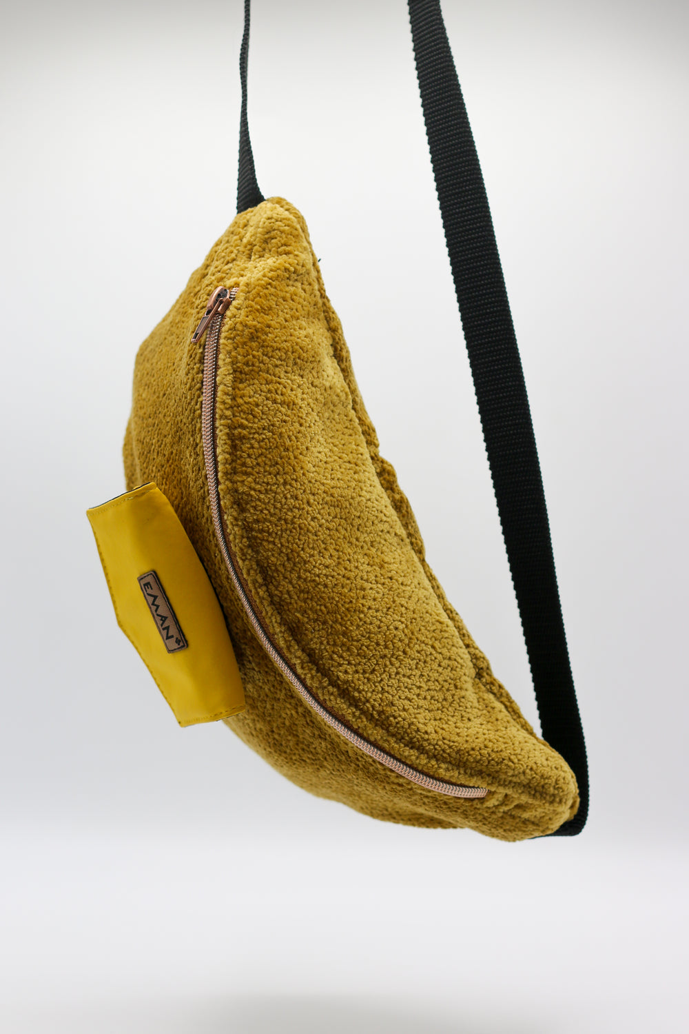 Banane - pochette friandises chien - ensemble matchy matchy velours bouclé ocre