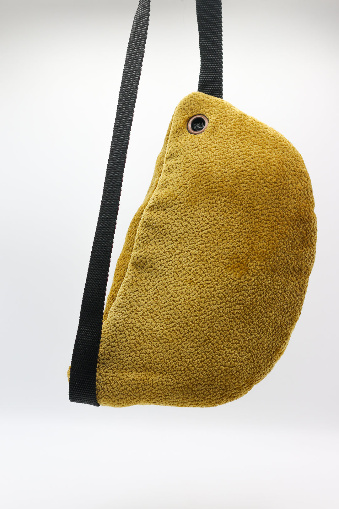 Banane - pochette friandises chien - ensemble matchy matchy velours bouclé ocre