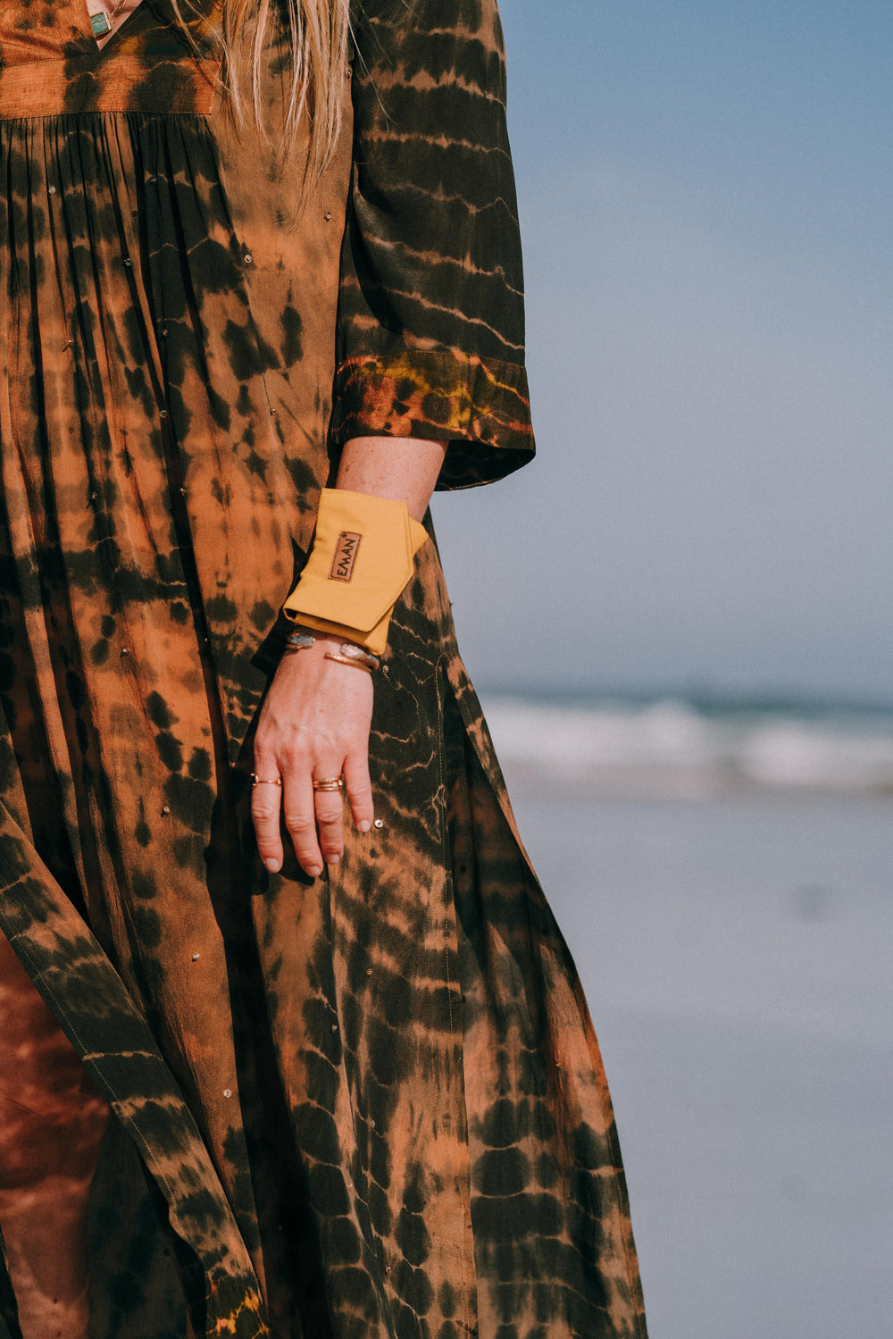 pochette à friandises pour chiens en bracelet modèle ciré jaune