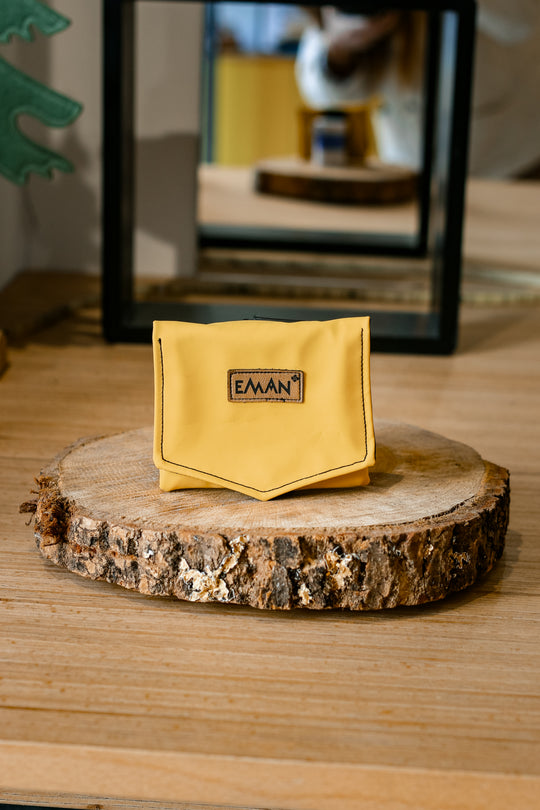 Pochette à friandises pour chiens - Bracelet de balade - Modèle Ciré jaune