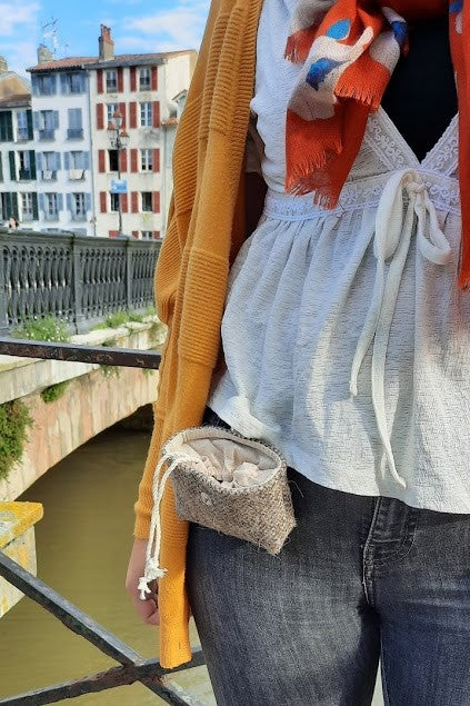 Trousse à Croc' 👝 pochette à friandises pour chiens en laine de Brebis Manex - Dema creation
